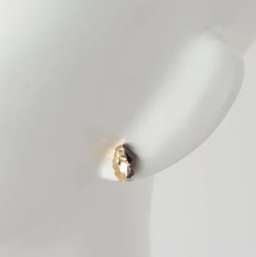 【お取り寄せ注文可能】Rough Stone Garnet Earrings(両耳用）