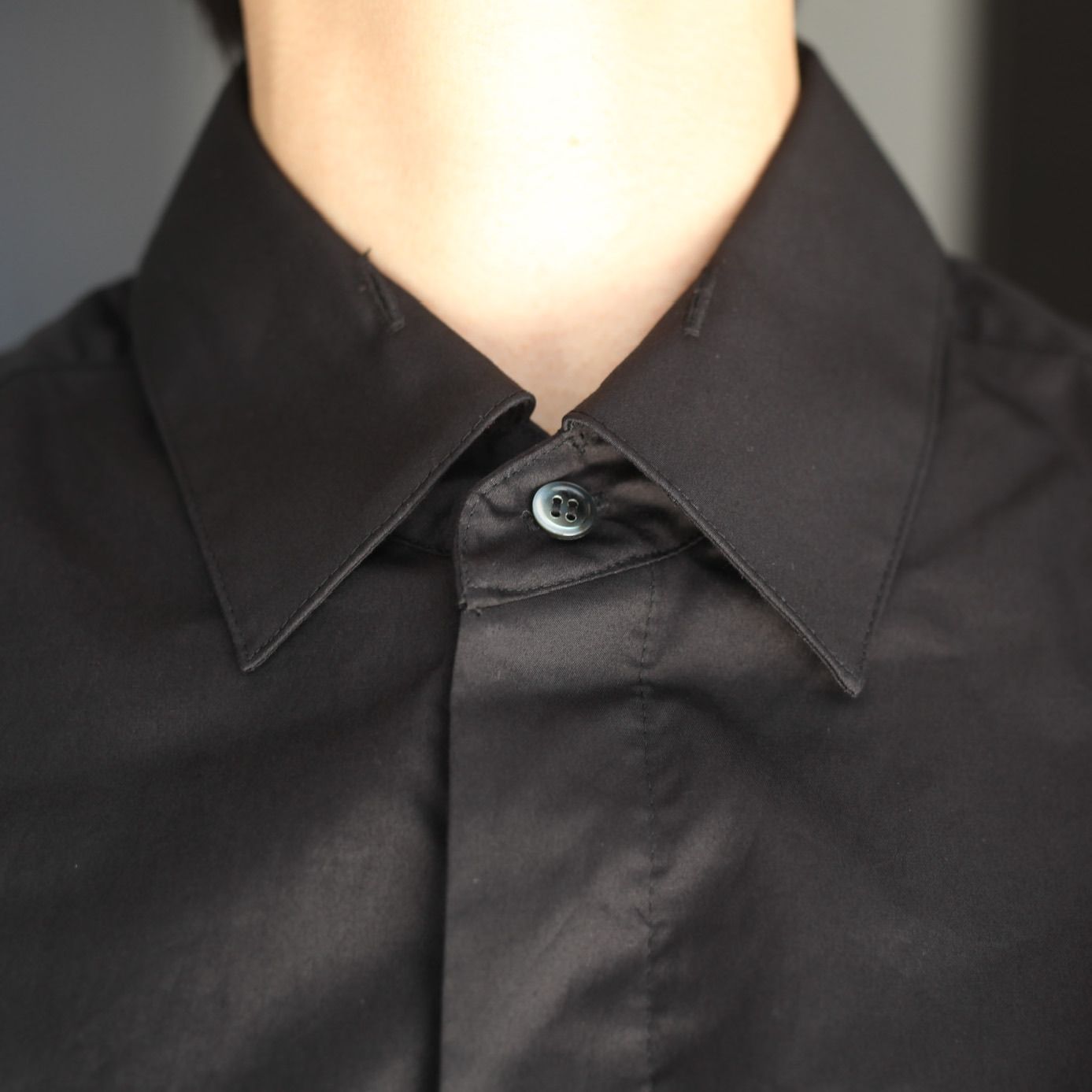 SOSHIOTSUKI - 【残り一点】Collar Stay Hall Shirt | ACRMTSM ONLINE