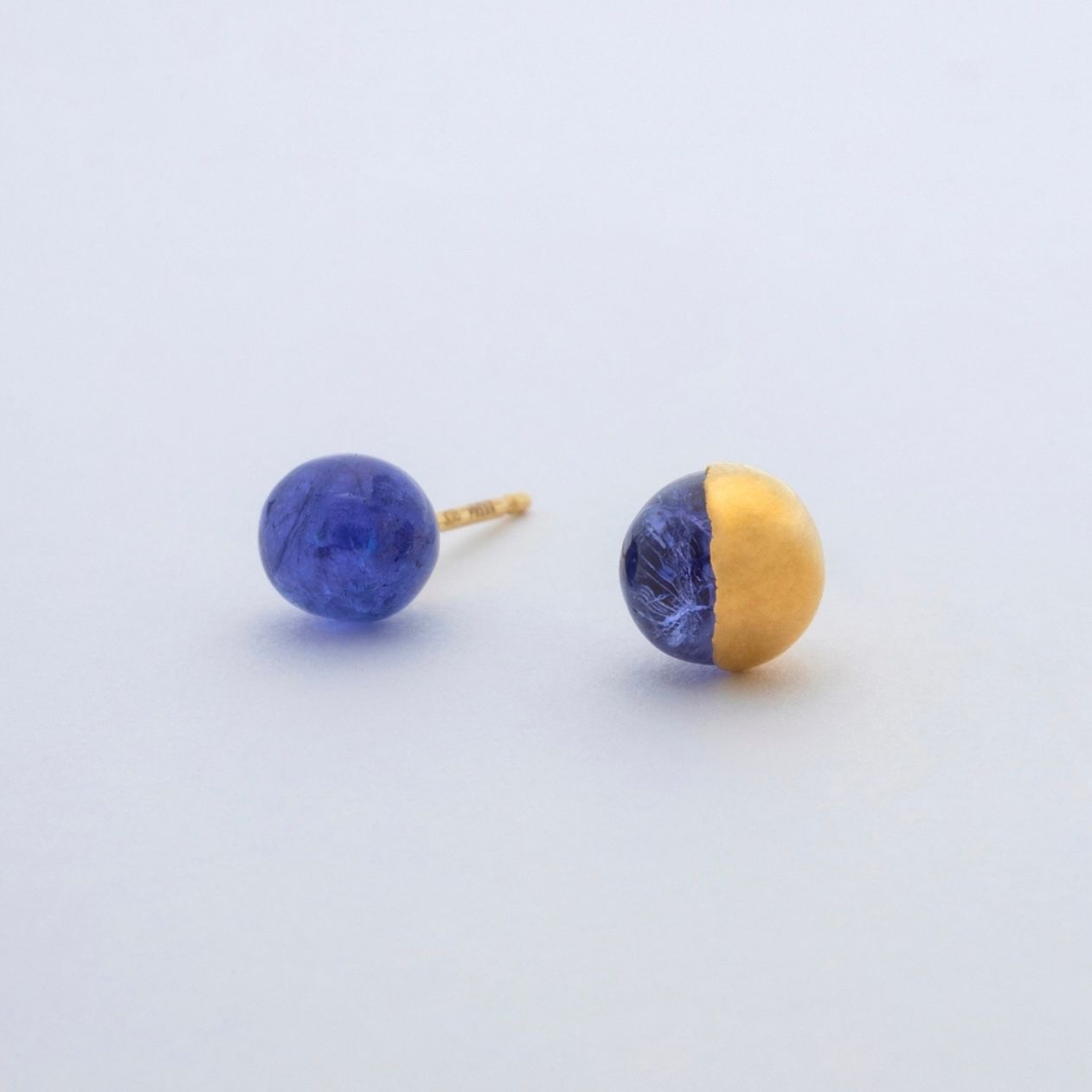 PREEK - 【お取り寄せ注文可能】Rough Stone Blue Zoisite Earrings(両