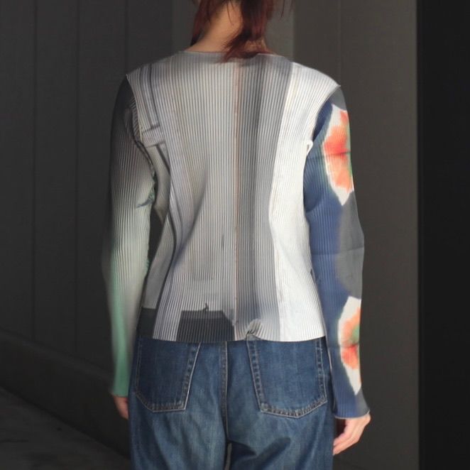 【残り一点】Graphic Top