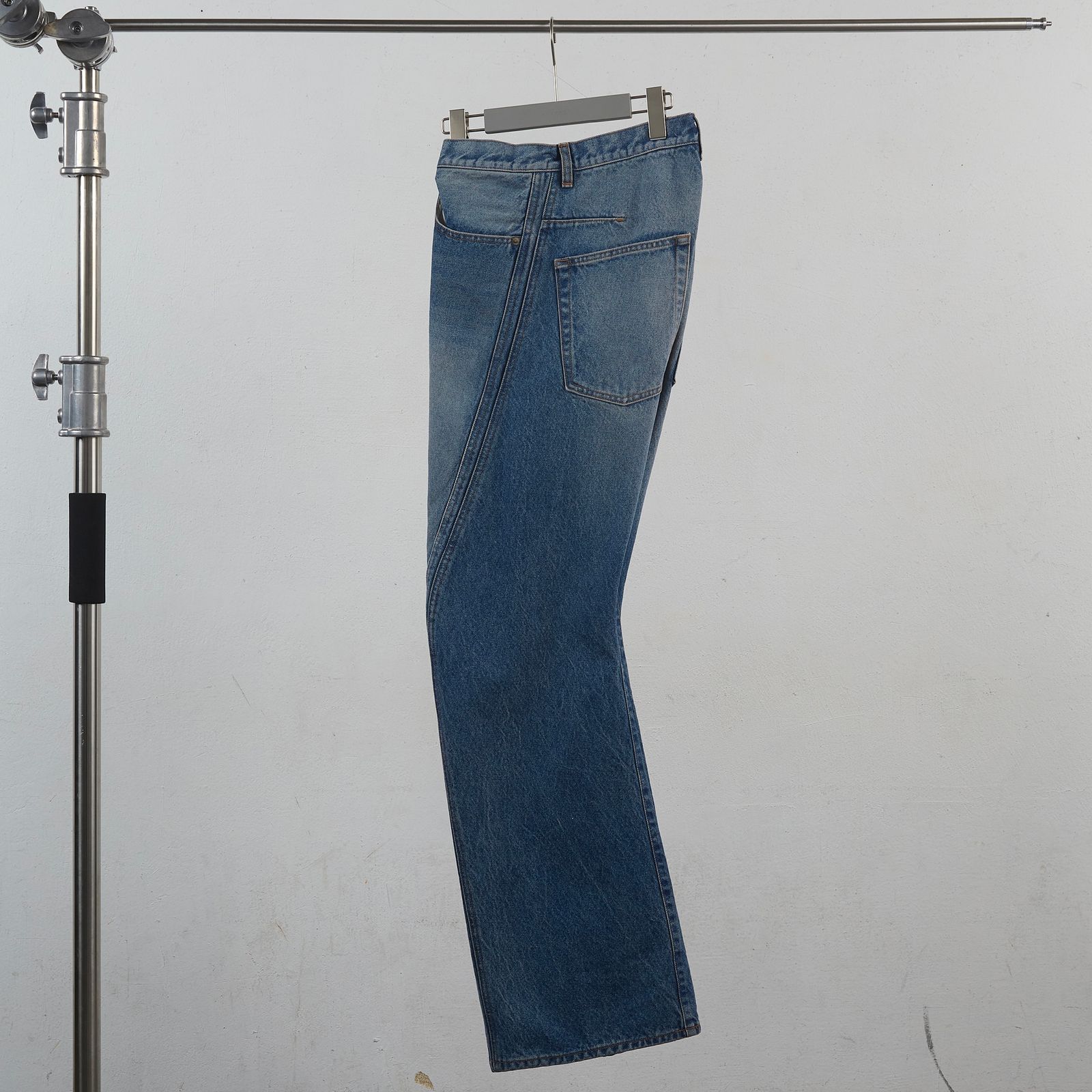 別注〉3D TWISTED JEANS | NVRFRGT