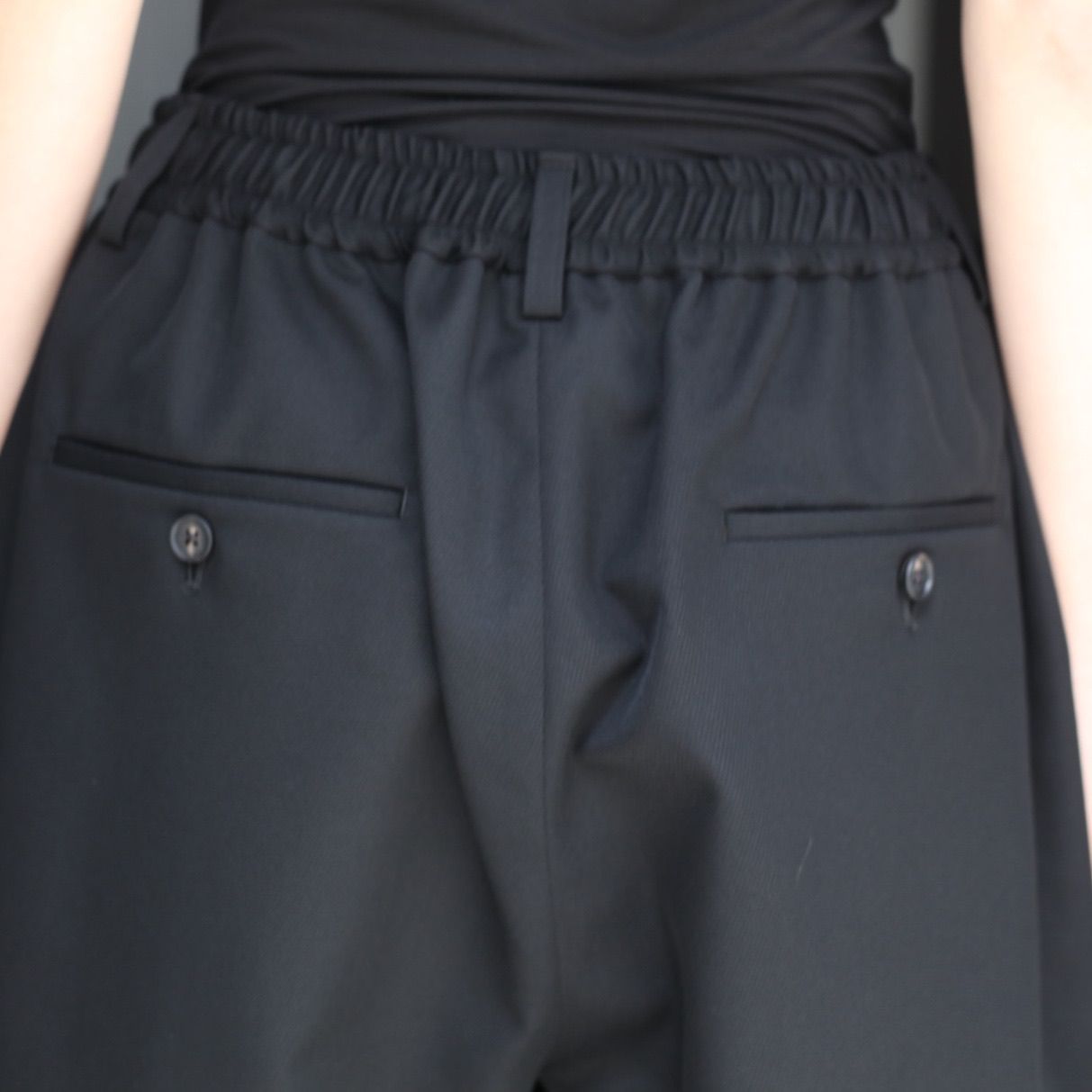 【残りわずか】Wool Kersey Wide Easy Short Trousers
