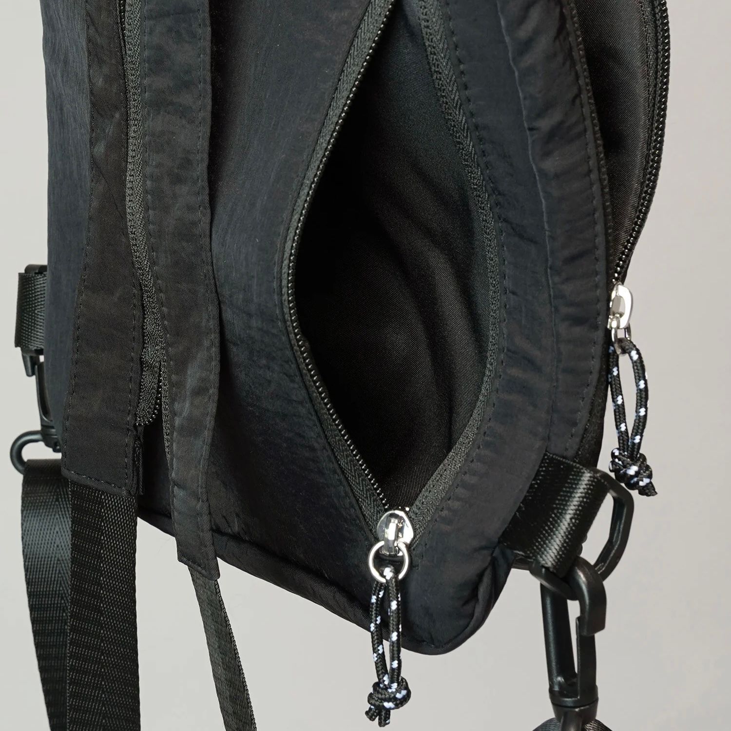 【残り一点】Nylon Sling Mini Bag