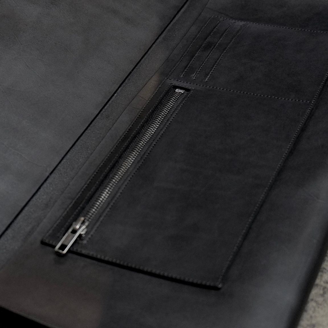 【お取り寄せ注文可能】Scaphoid Clutch Bag