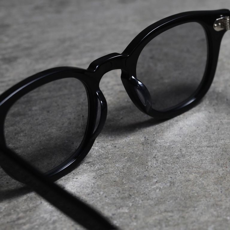 レンズ : LIGHT GREY