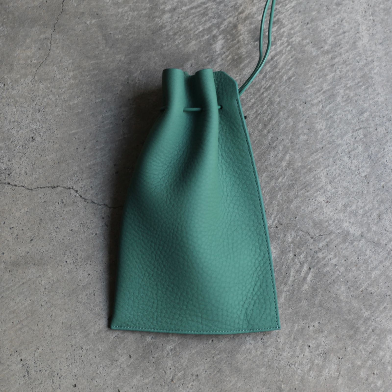 【再販売通知受付可能】Herrie Kinchaku Pouch_PM(DIPLO SKY)
