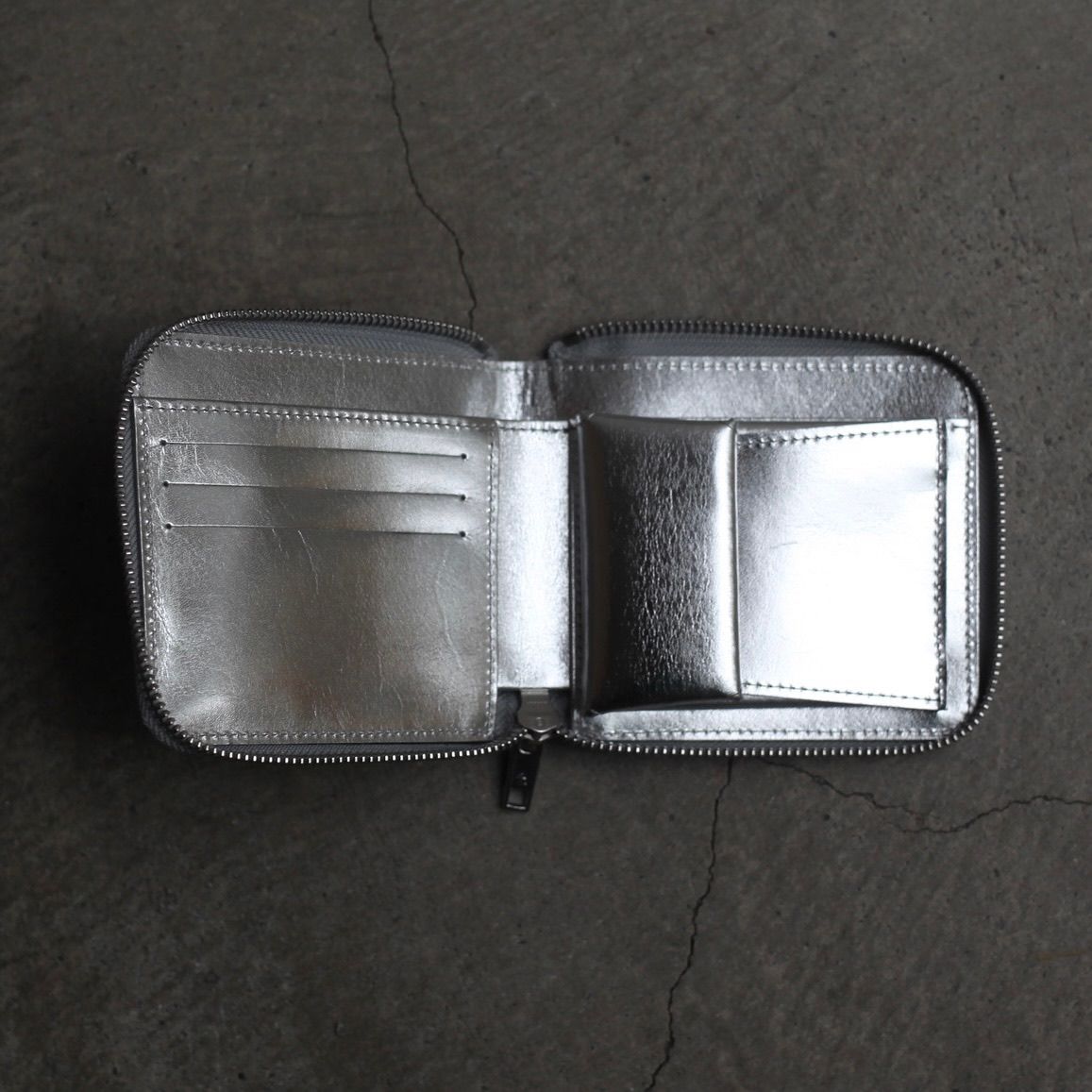 th products - 【残り一点】Embossed Zip Around Wallet