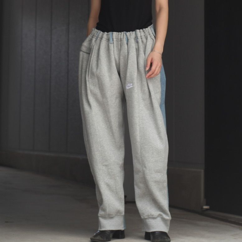 定価は15万円ほどですBLESS スウェットデニムパンツ新品　Over jogging jeans