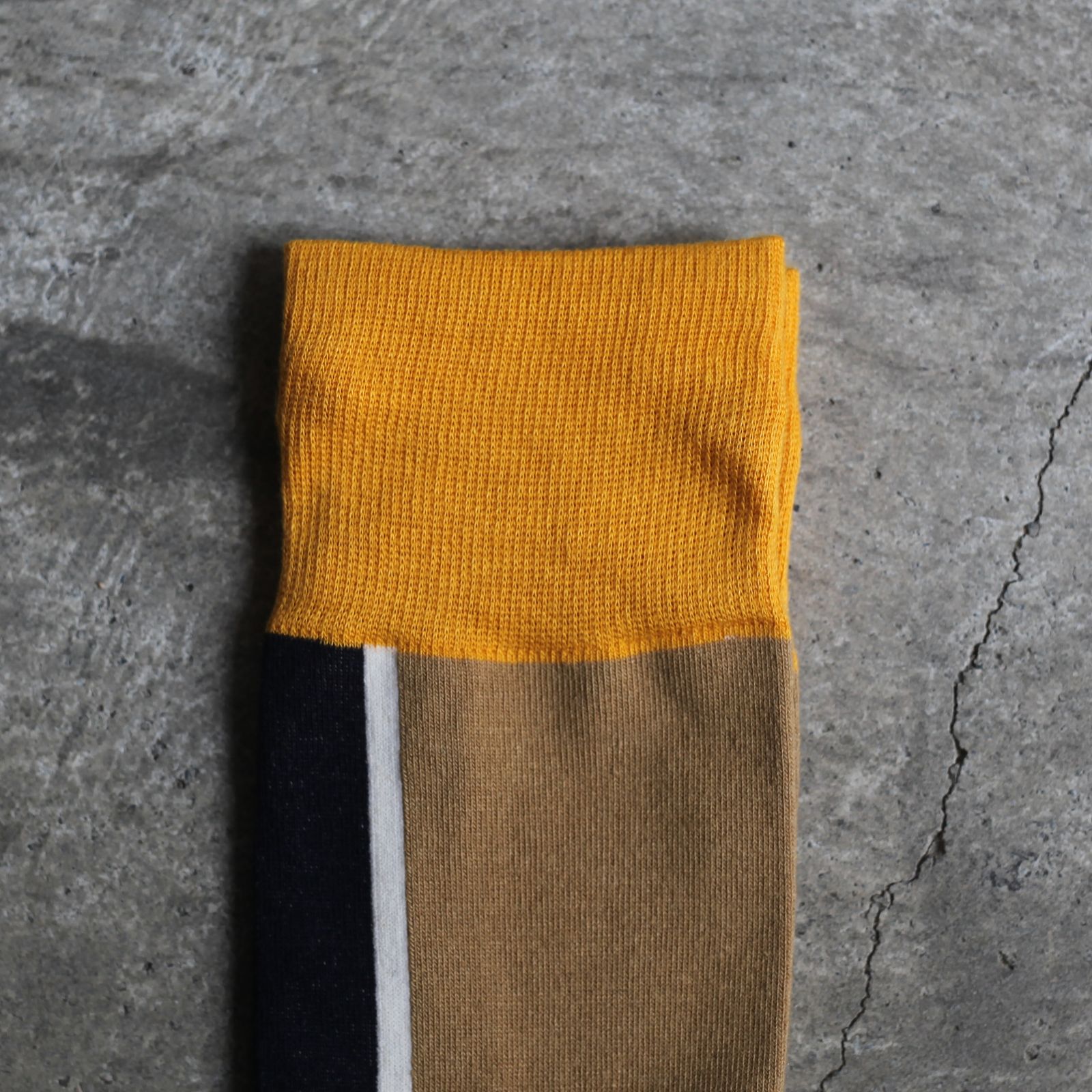 【残りわずか】Center Line Socks