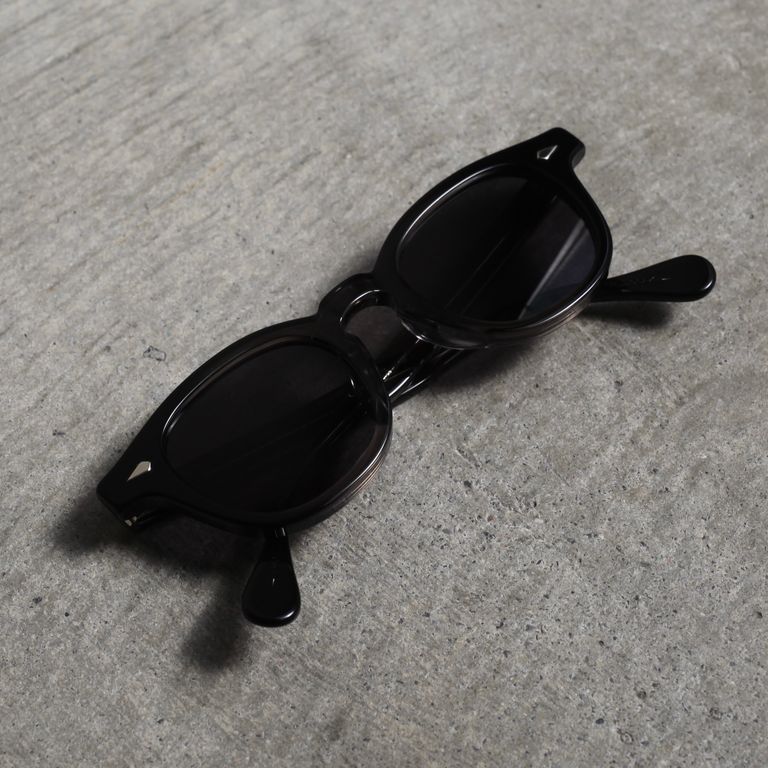 レンズ : DARK GRAY