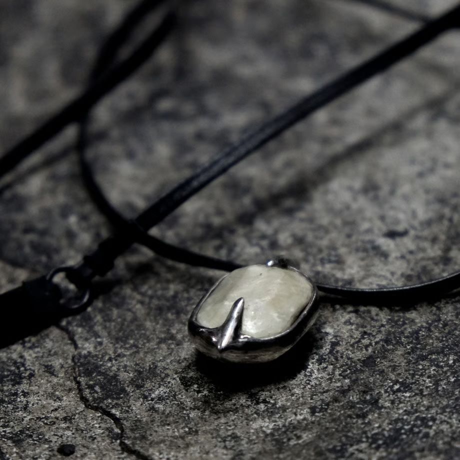 【お取り寄せ注文可能】Pig Stone Necklace