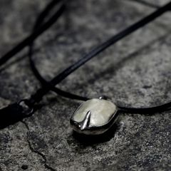 【お取り寄せ注文可能】Pig Stone Necklace