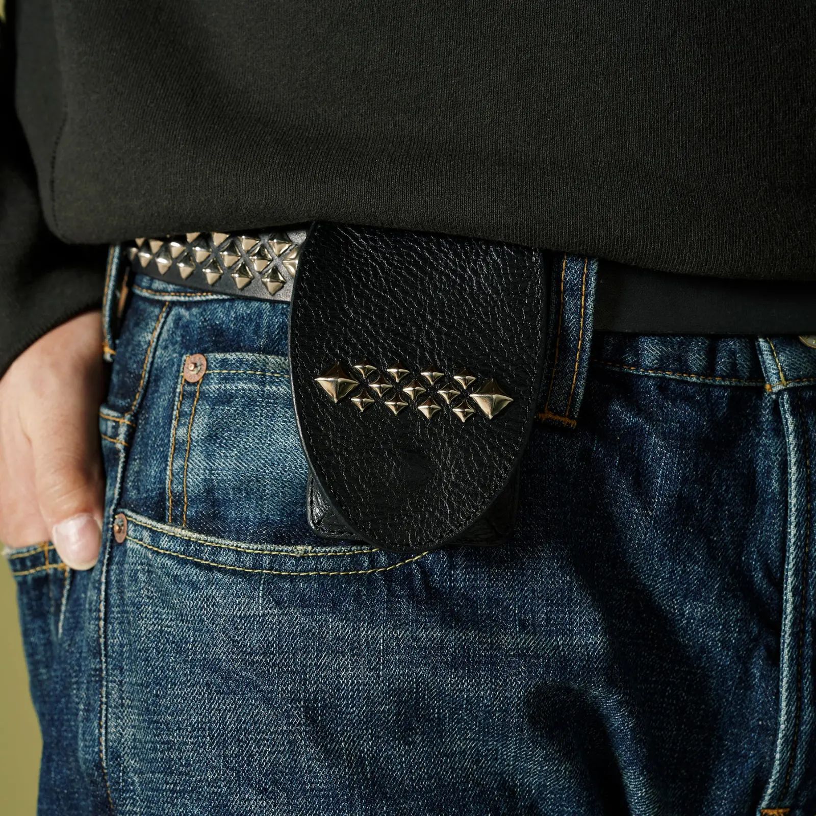 【再販売通知受付可能】Studs Leather Multi Coin Case