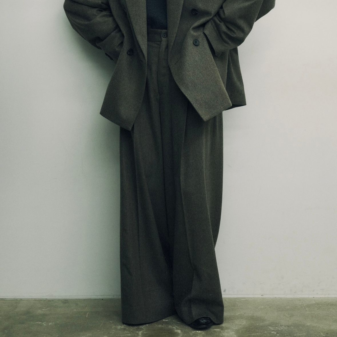 【残り一点】Wool Doeskin Extra Wide Trousers