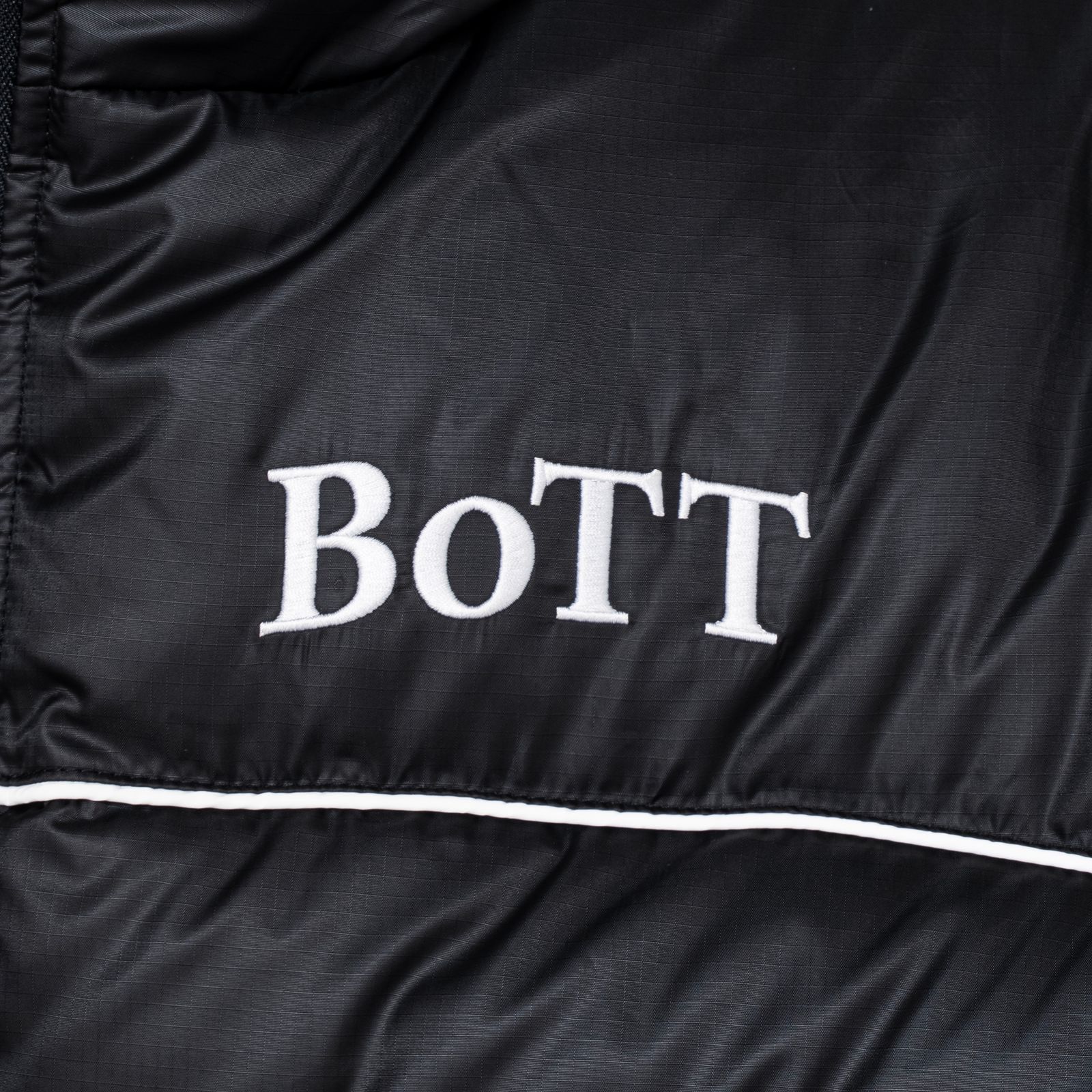 【残り一点】B Logo Hooded Down Jacket