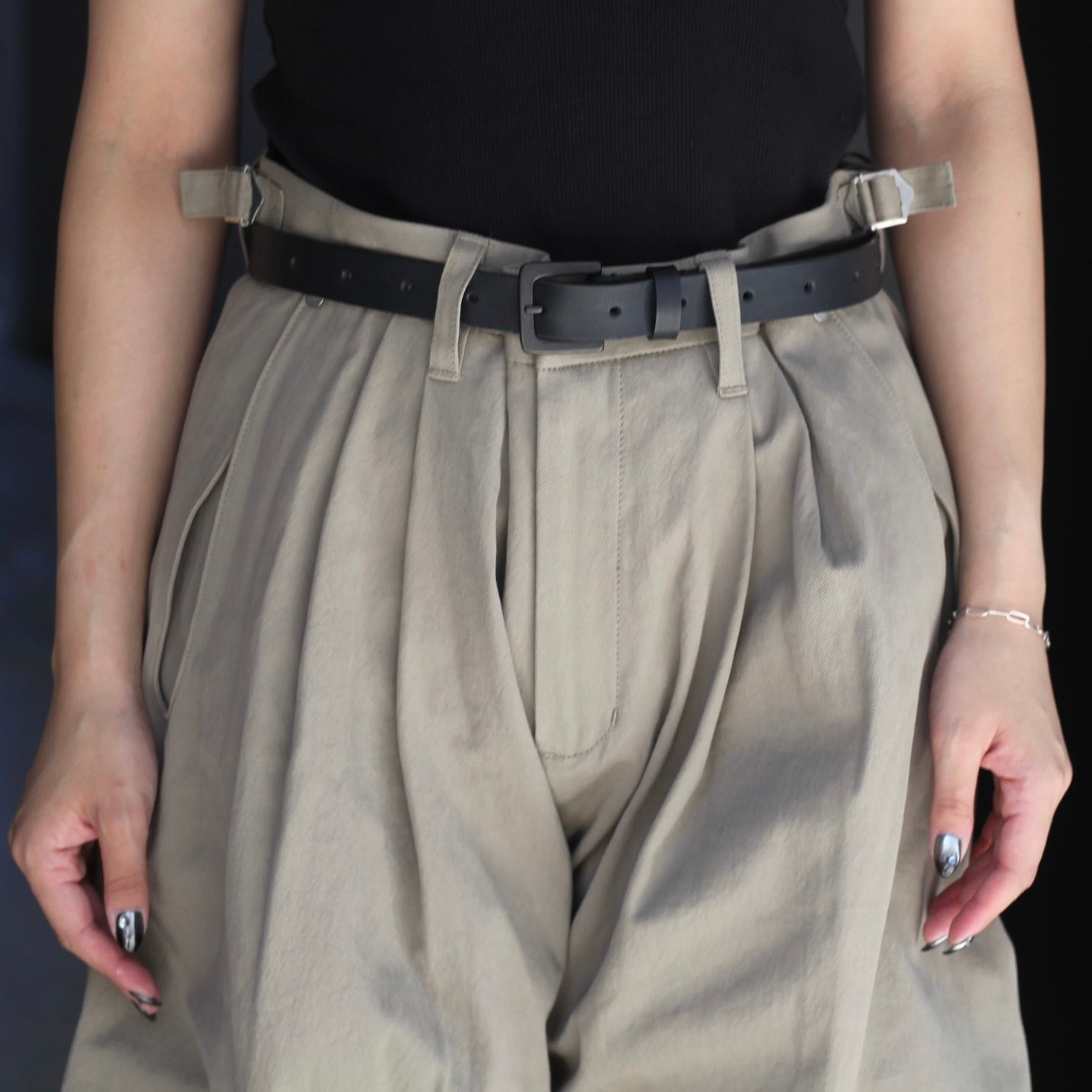 【残り一点】2Tucked Curved Leg Trousers