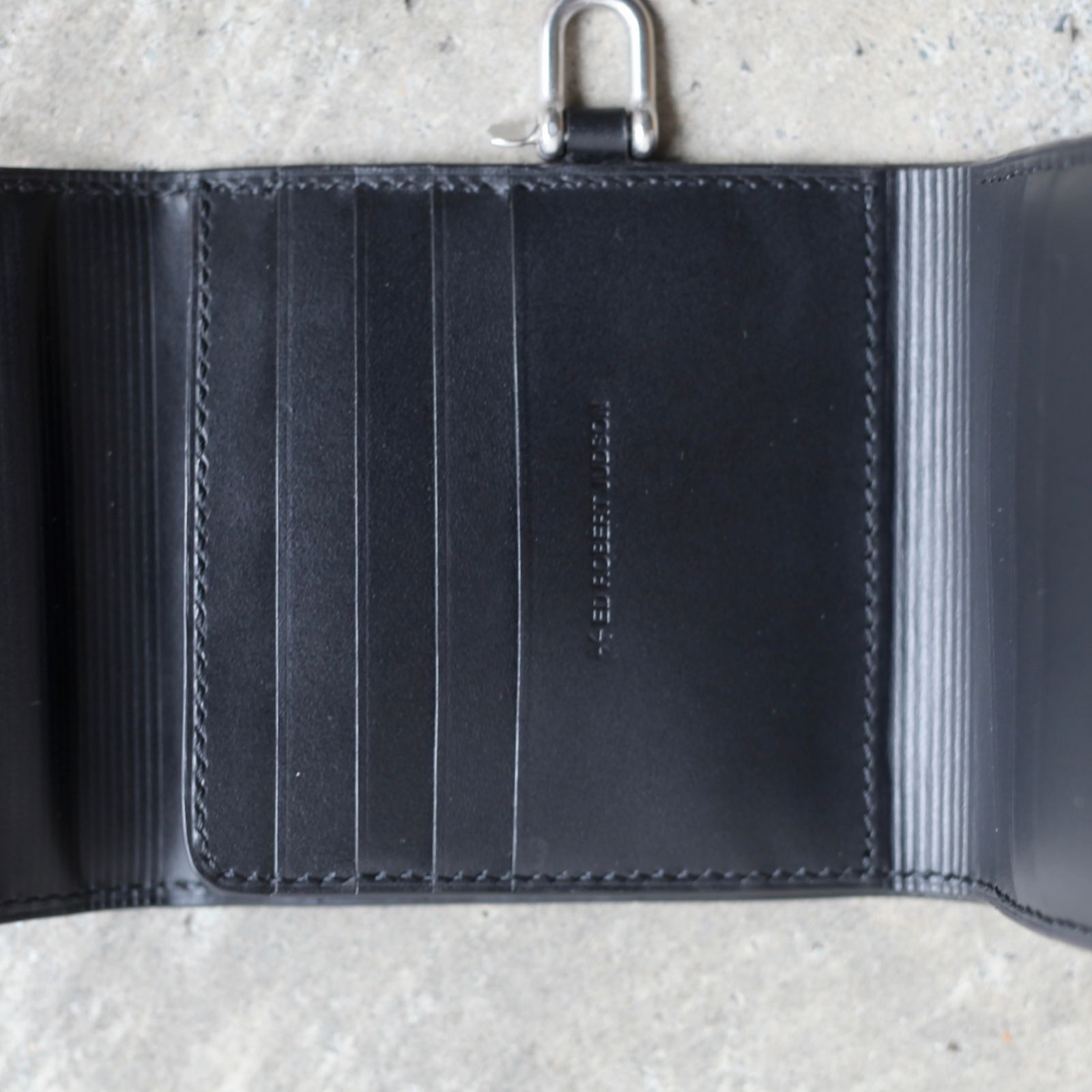 【残り一点】Shackle Bifold Wallet(DERRICK)