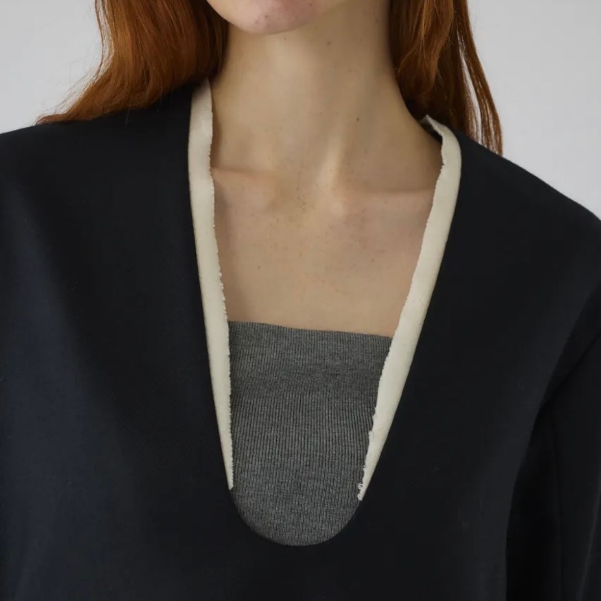 【残り一点】Wool Saxony U Curve Tops