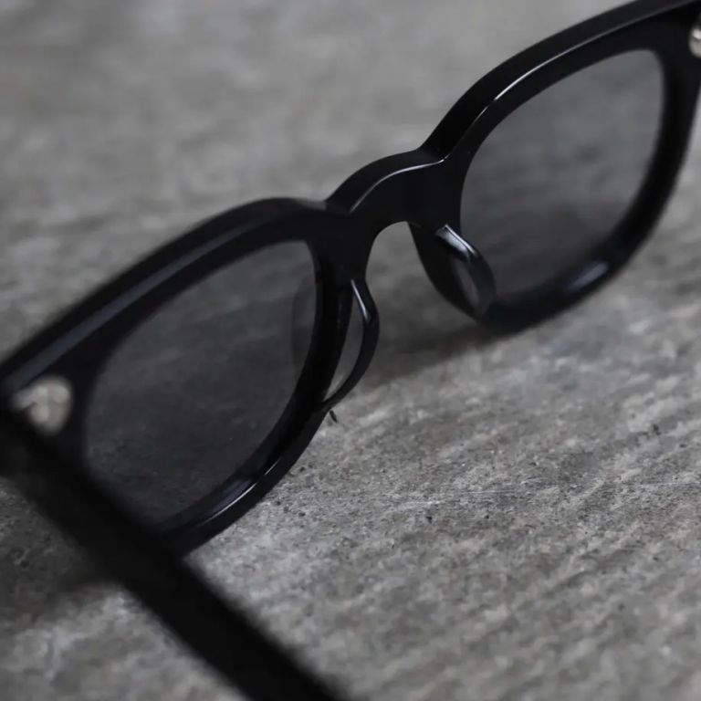 レンズ : LIGHT GRAY