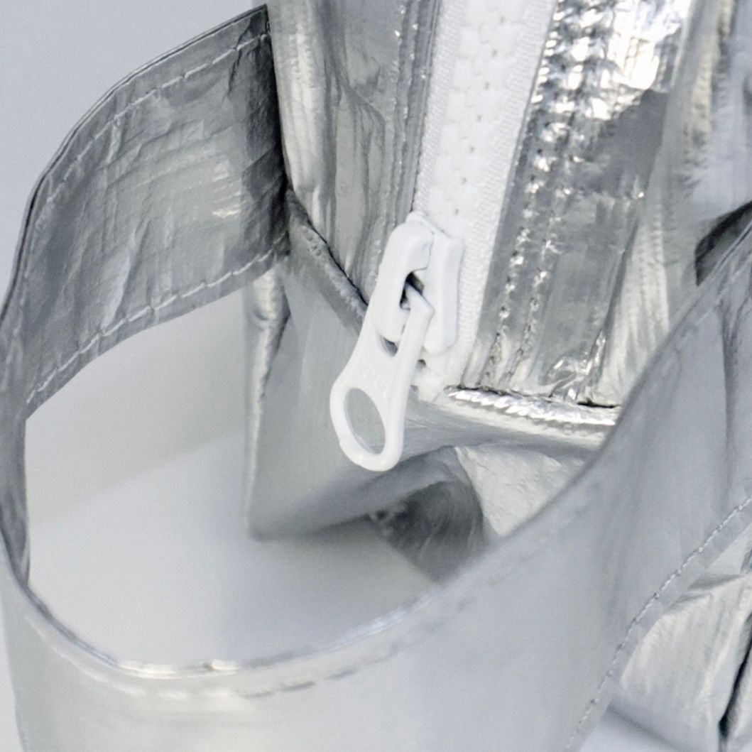 【残りわずか】Silver Travel Pouch