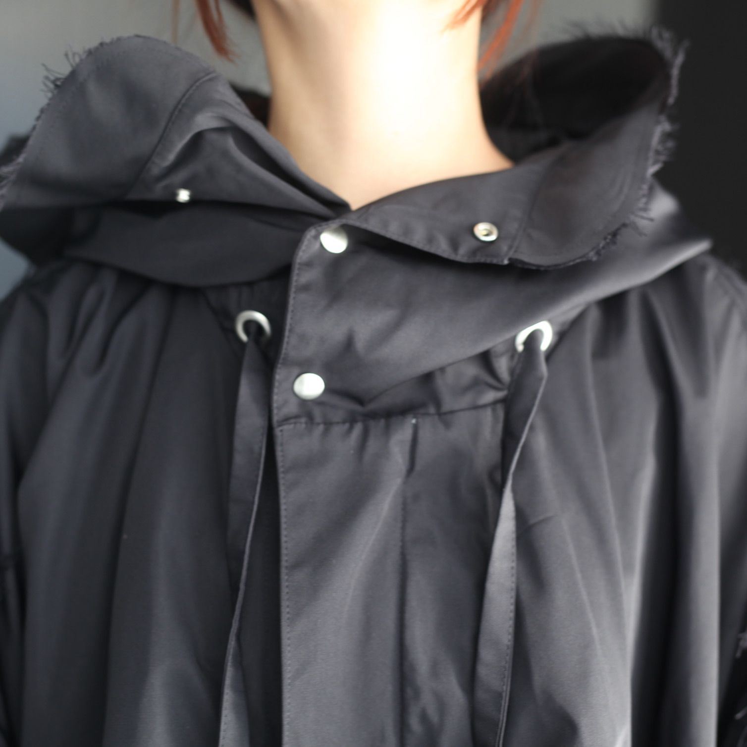 【残り一点】ポリエステルギャバジンフーデッドポンチョ