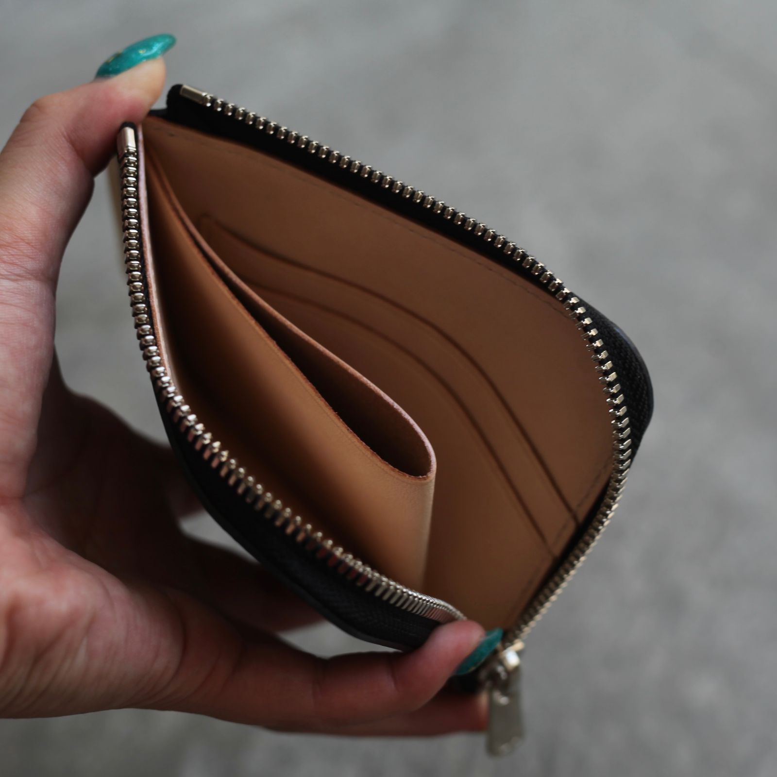 【残りわずか】L Purse(BLACK)