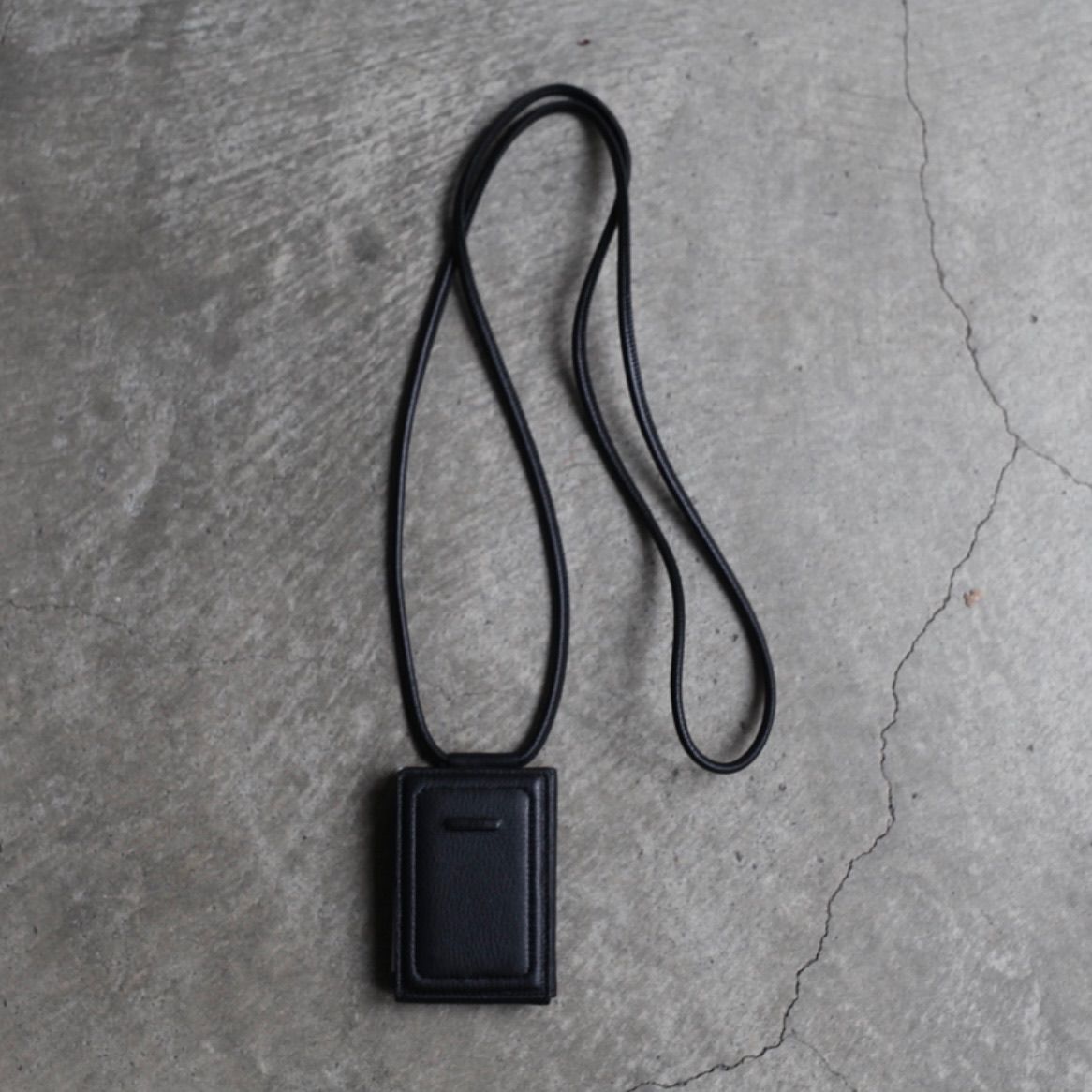 【残り一点】レザーストラップ付ウォレット(BLACK)