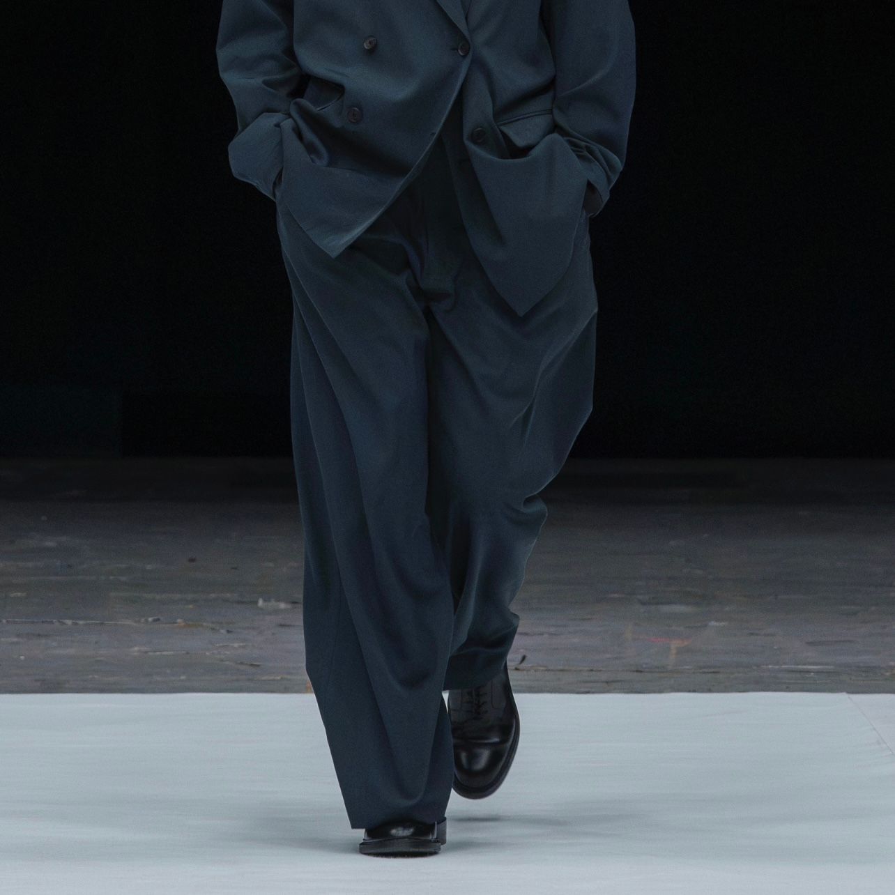 【残り一点】Wool Washer Twill 2pleated Wide-leg Easy Trousers