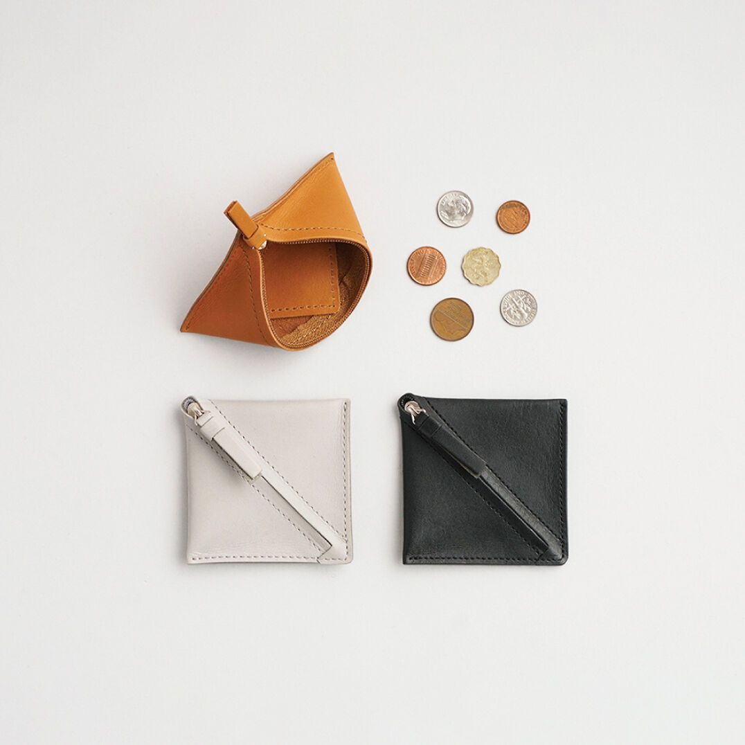 【残りわずか】Slant Coin Case