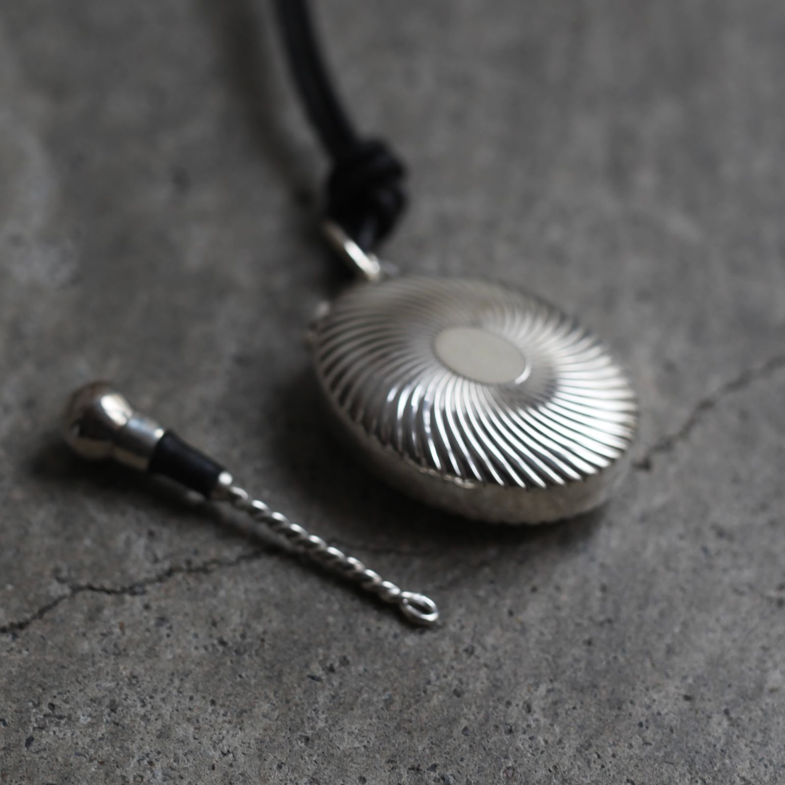【残り一点】Victorian Perfume Bottle Necklace