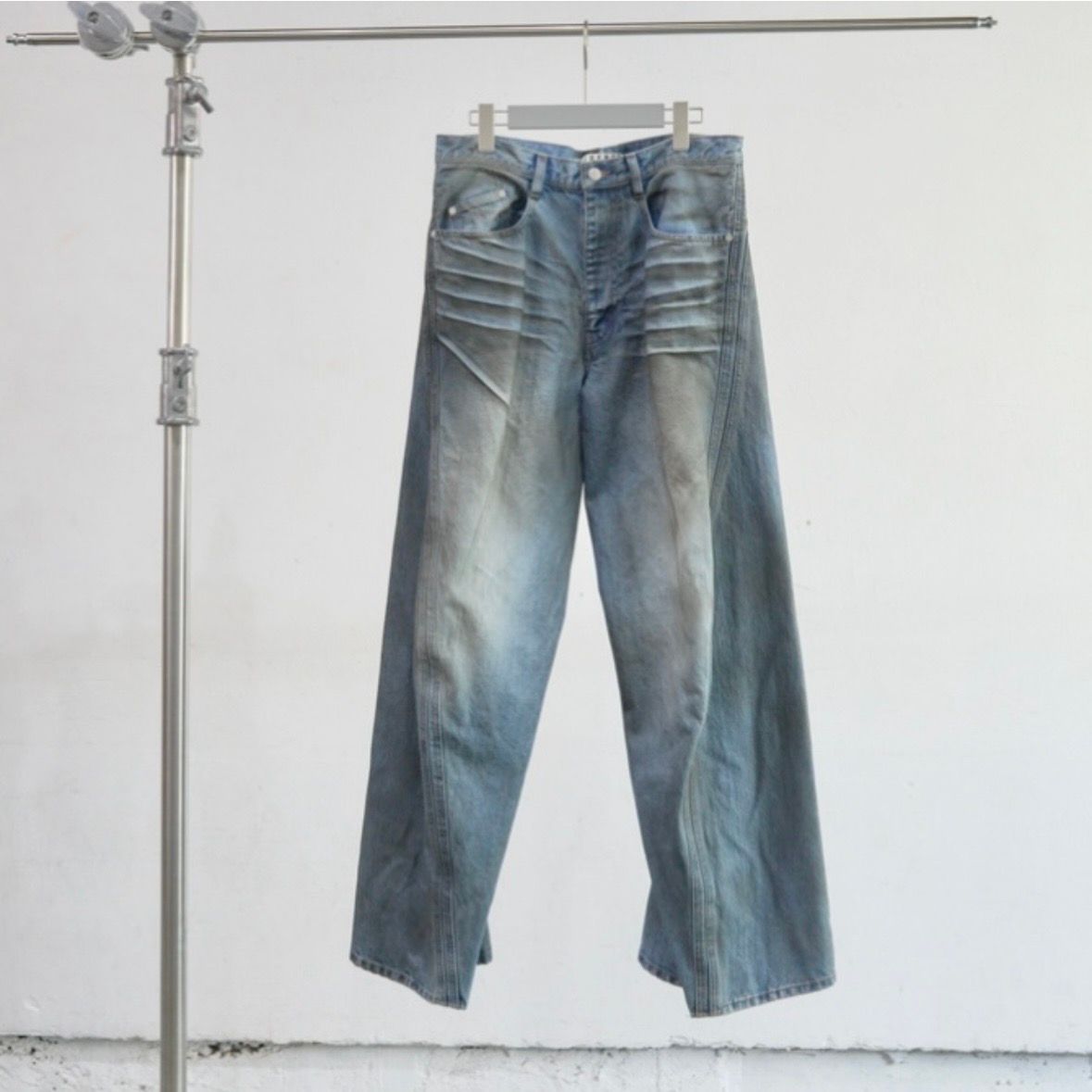 【残りわずか】3D Twisted Wide Leg Jeans
