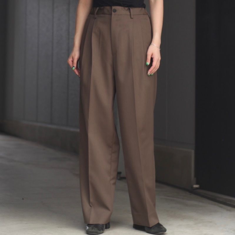 【残りわずか】Two Tuck Easy Trousers(2/90 WOOL GABARDINE)