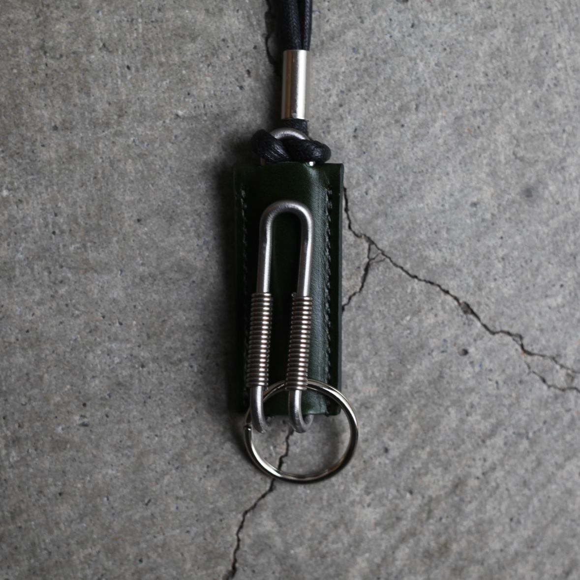 【残り一点】Spring Clip Neck Holder(CLIX_PULL UP)