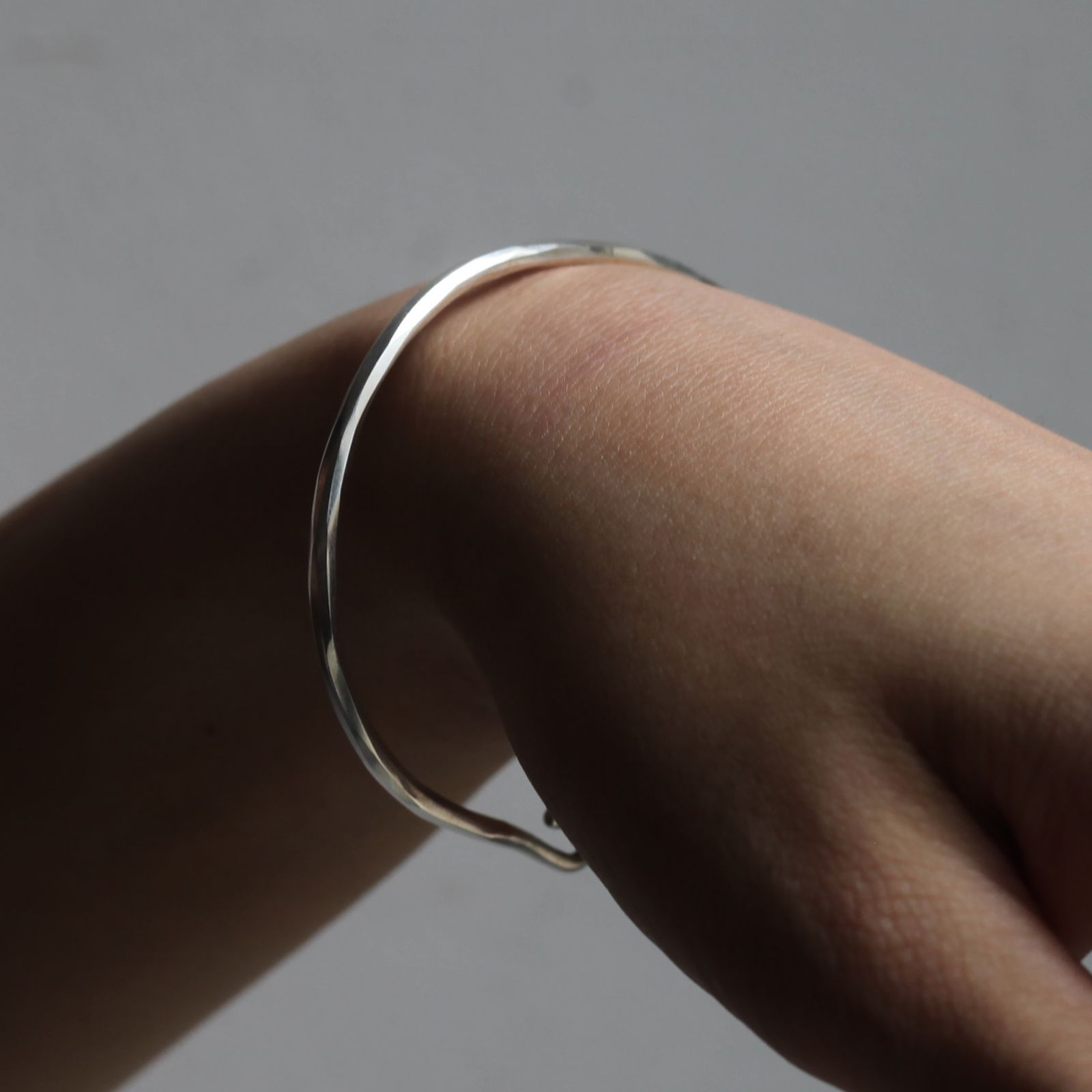 WERKSTATT:MUNCHEN - 【残り一点】Bangle Hook Hammered | ACRMTSM