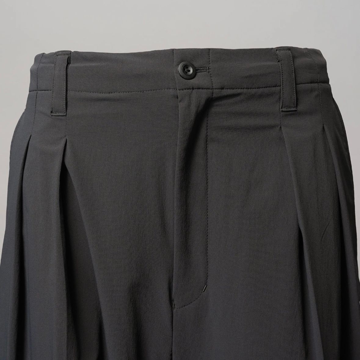 【残り一点】Prime-Wide Two-tuck Trousers(PERTEX)