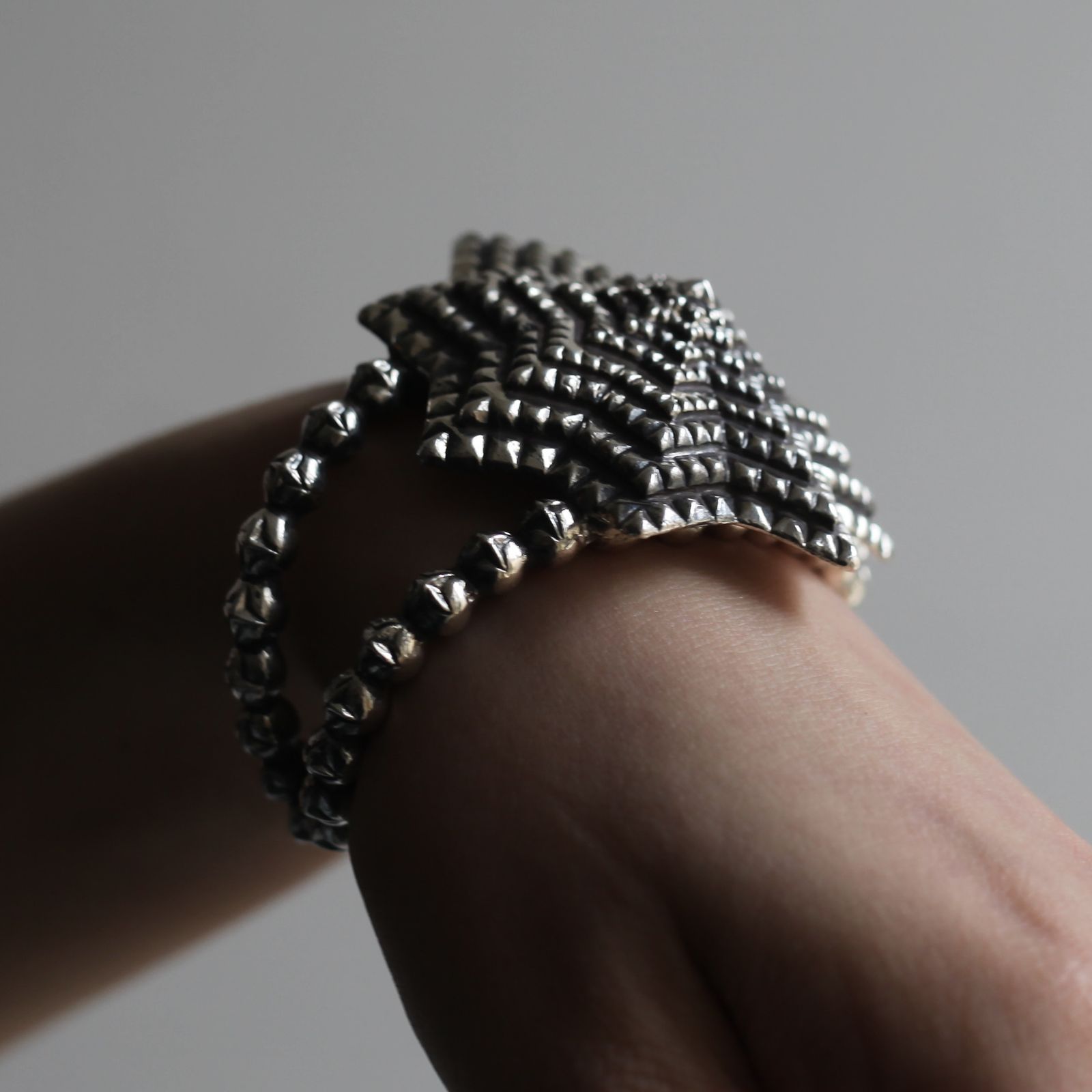 【お取り寄せ注文可能】Flower Element Bangle(SILVER)