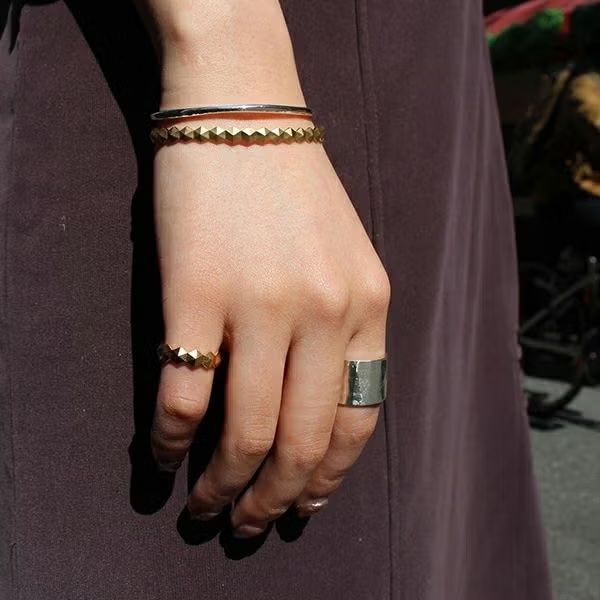 【お取り寄せ注文可能】Honeycomb Studs Ring S