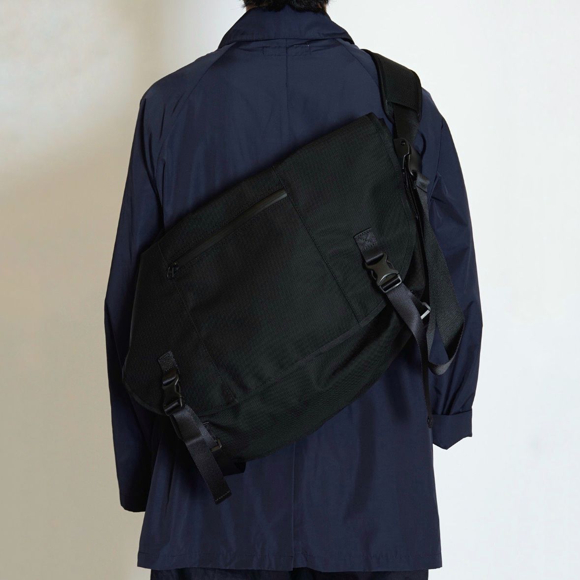 【残りわずか】New Messenger Bag