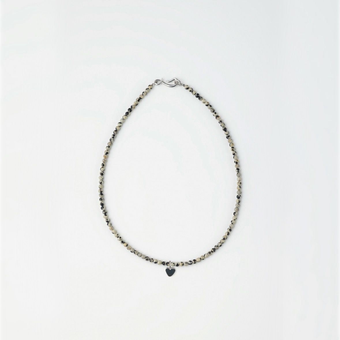 【お取り寄せ注文可能】How Raw Heart Charm Round Stone Necklace
