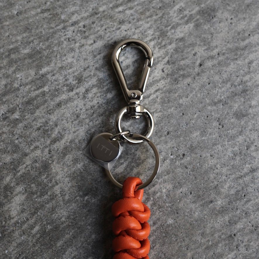 【残り一点】Cristy Snakeknot Charm(STCOW)