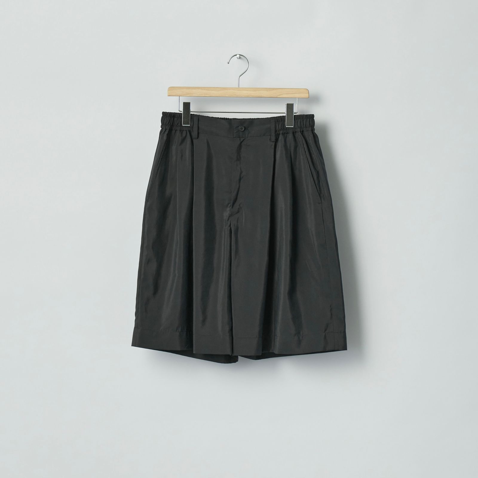 【残りわずか】Silk Nylon Wide Easy Short Trousers