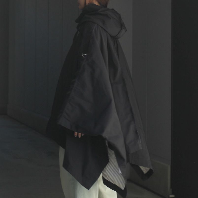【残り一点】ポリエステルギャバジンフーデッドポンチョ