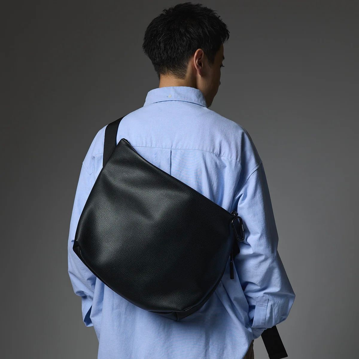 【残り一点】Leather Messenger Bag(M)