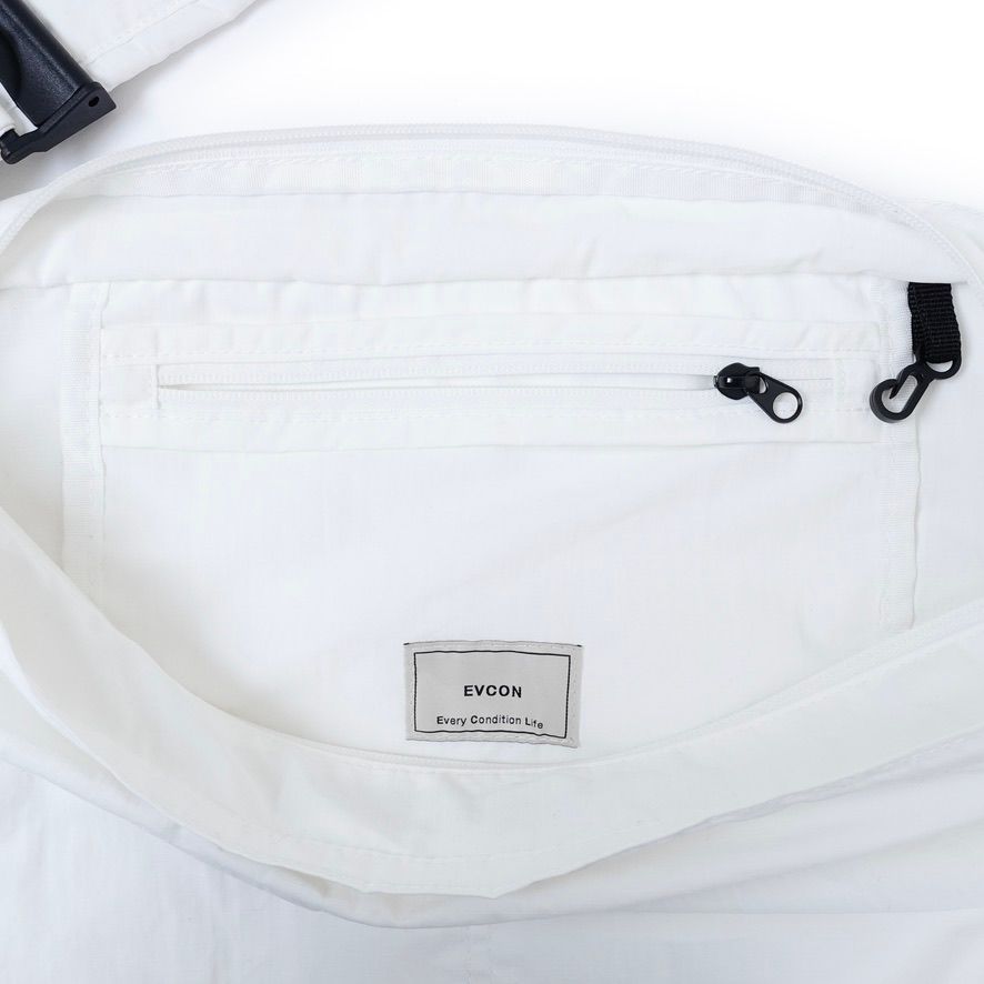 【残り一点】Big Nylon Shoulder Bag