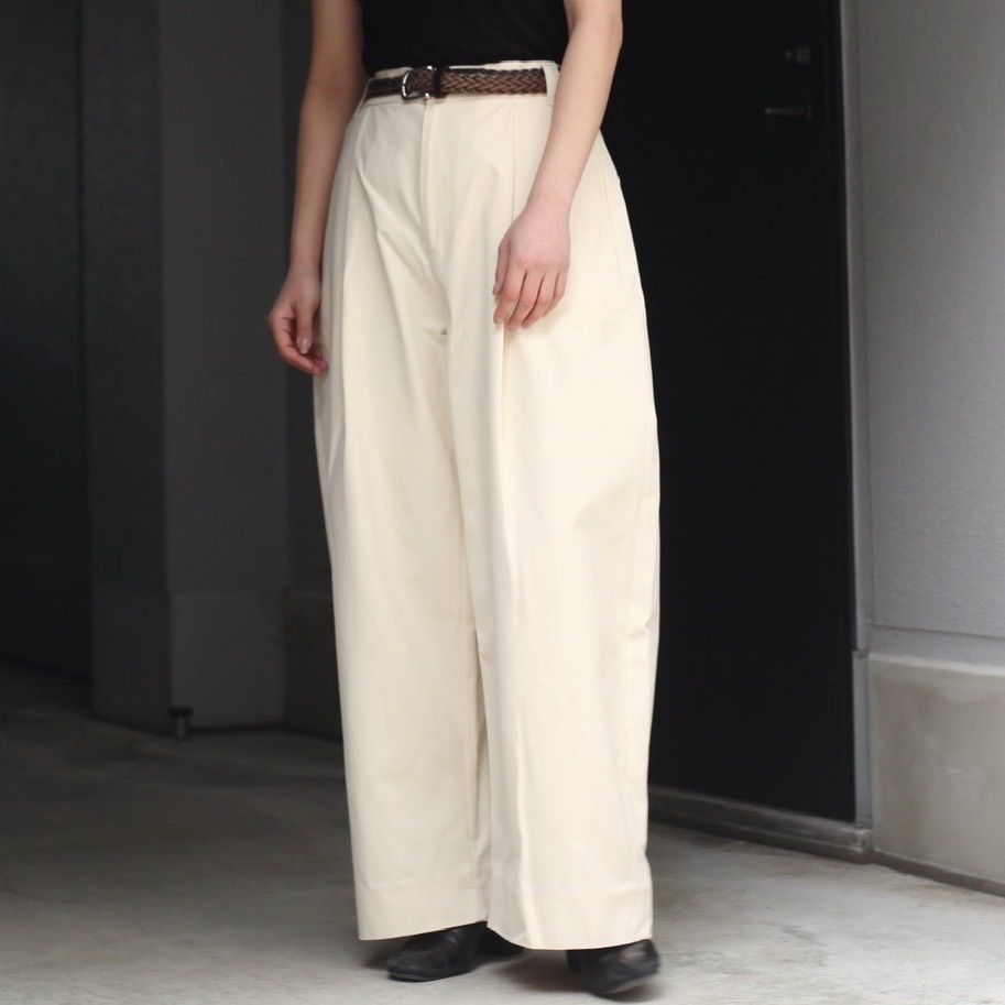 スタジオニコルソン SORTE VOLUME PLEAT PANTS-