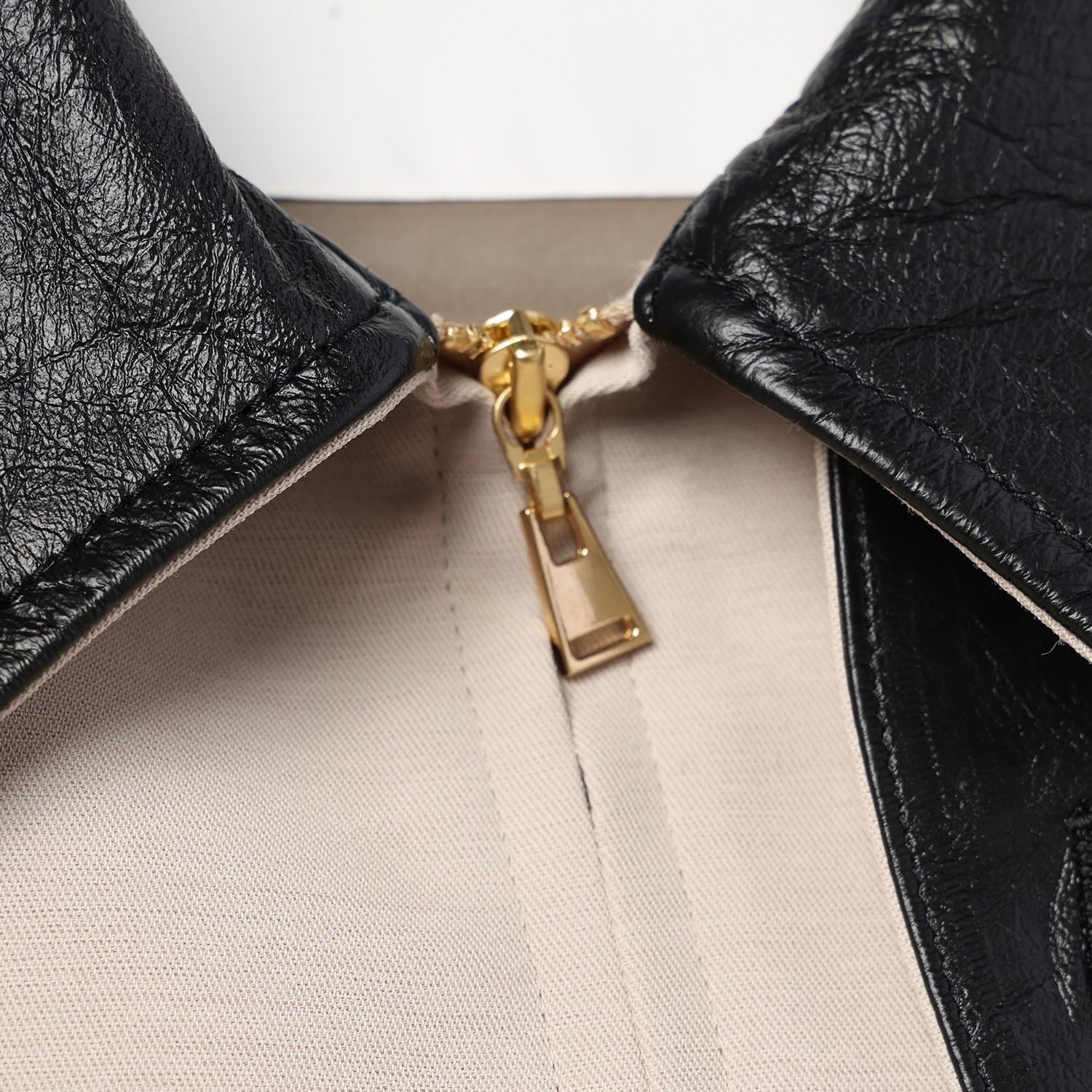 【残り一点】Structuerd Twill Double Cloth Leather Collar Blouson