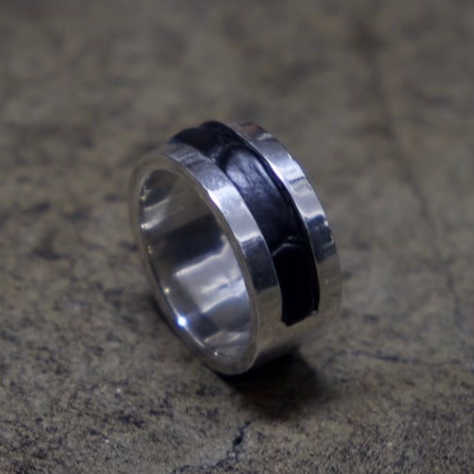 【お取り寄せ注文可能】Leather In Ring(CROCODILE)