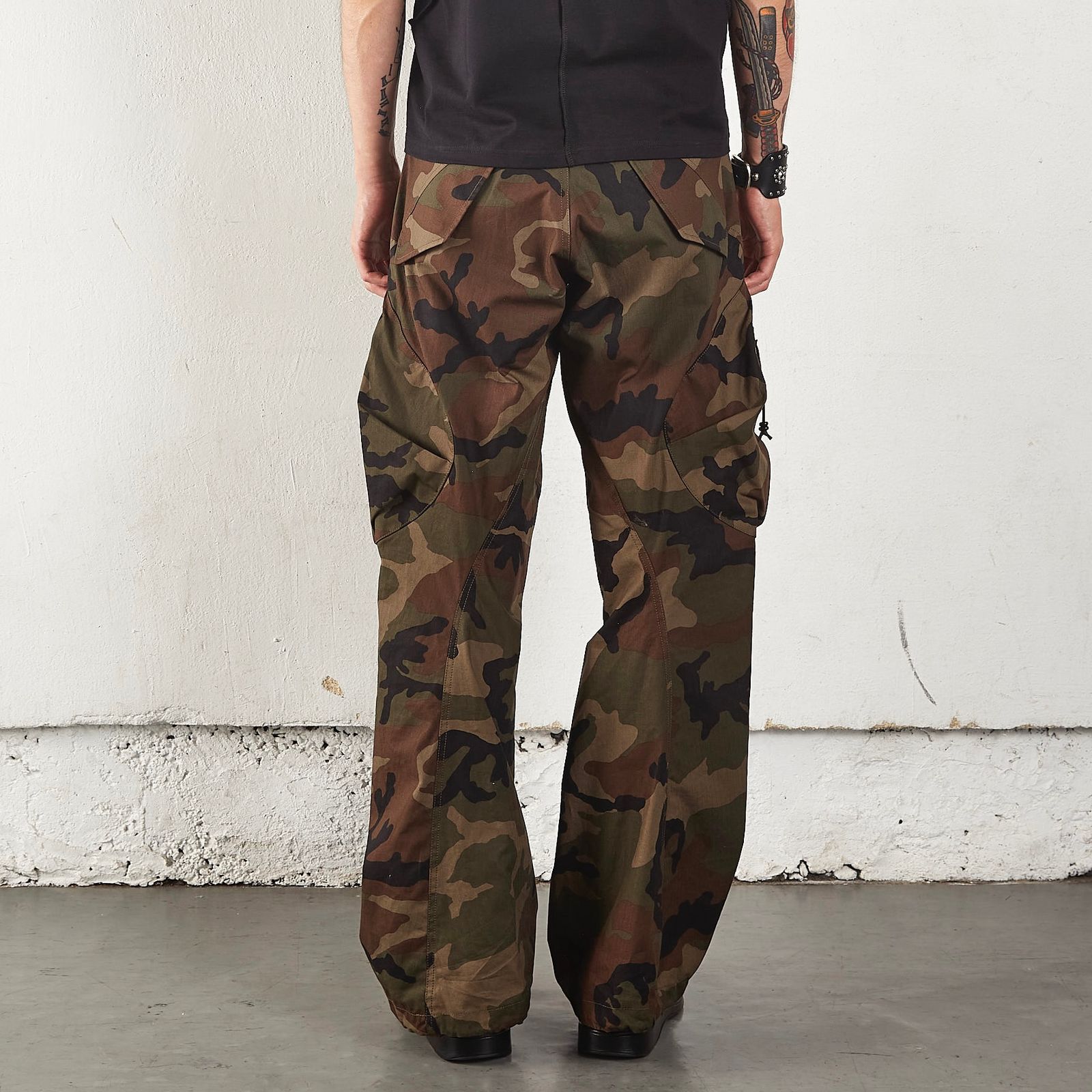 NVRFRGT - 【残り一点】3D Twisted Cargo Pants | ACRMTSM ONLINE STORE