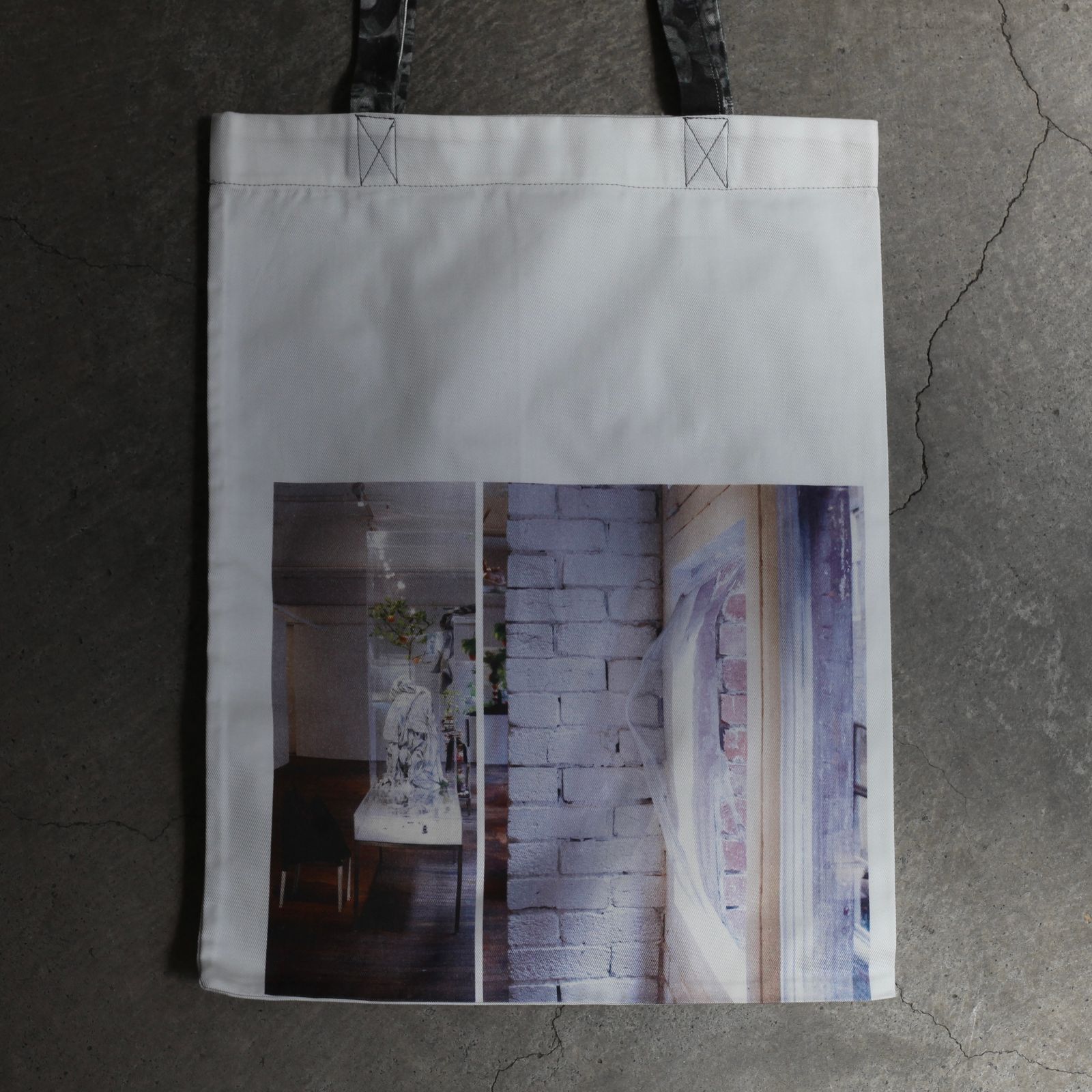 BLESS n° BOOK BAG Edition #1トートバッグ BLESS n° BOOK BAG Edition #1トートバッグ（Bless ウィメンズ