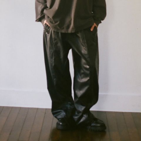 【残り一点】Black Leather Rivet Trousers